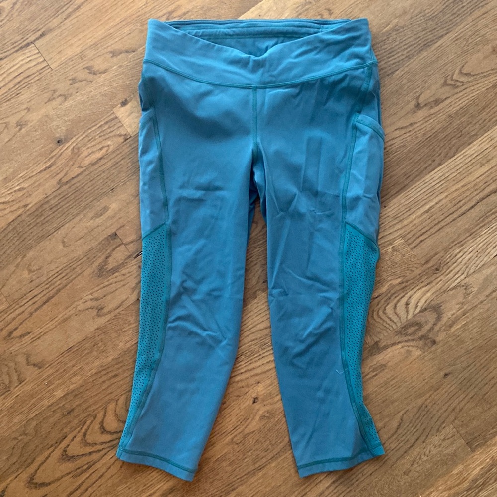 Lululemon green cropped leggings Sz 10